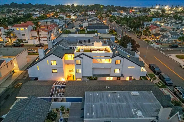 $2,675,000 | 423 18th Street, Huntington Beach, CA 92648