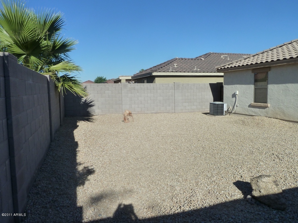 2420 West Roeser Road Phoenix, AZ 85041 - Photo 22 of 27 P1000852