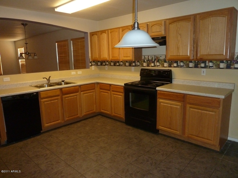 2420 West Roeser Road Phoenix, AZ 85041 - Photo 7 of 27 P1000837