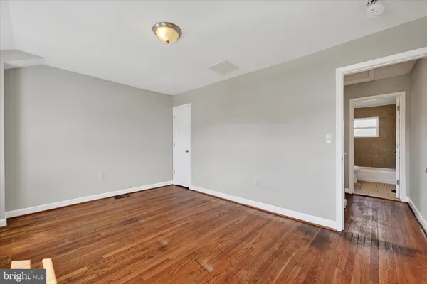 $186,900 | 956 Middlesex Road, Essex, MD 21221