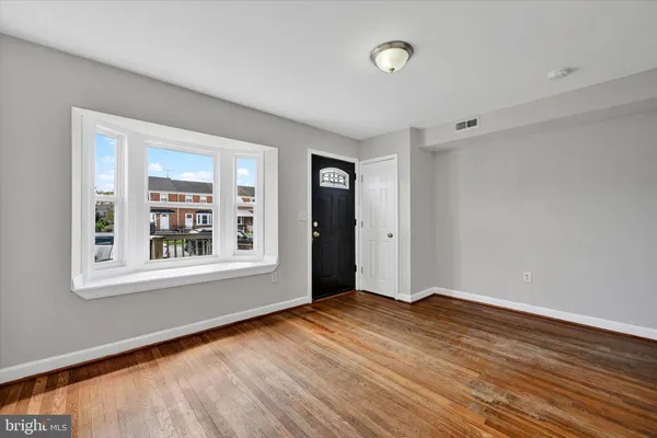 $186,900 | 956 Middlesex Road, Essex, MD 21221