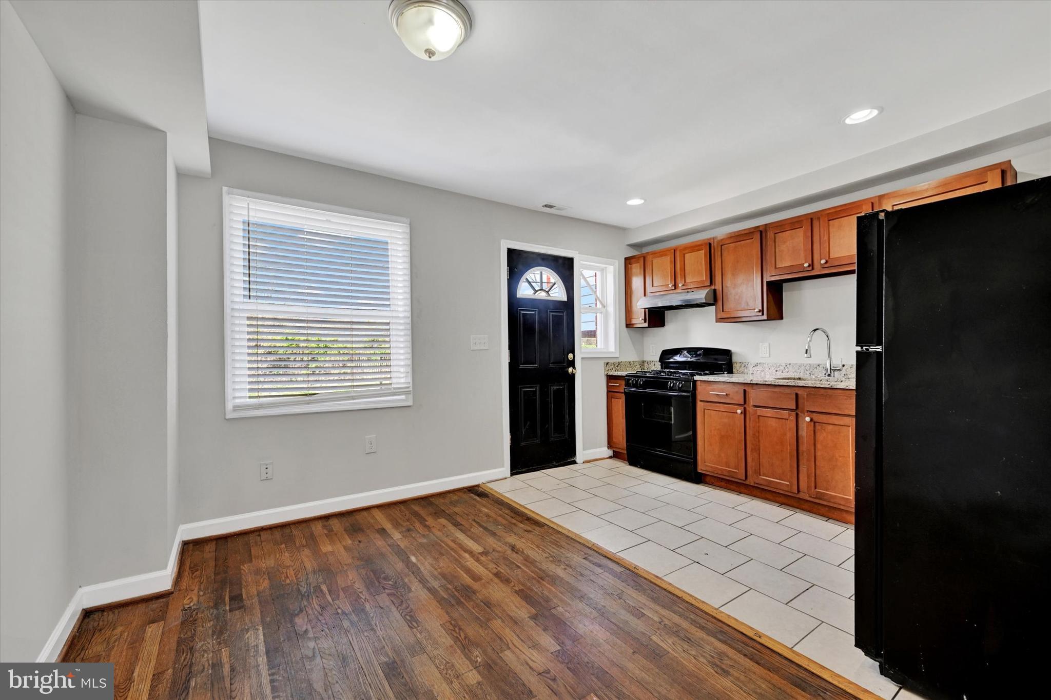 956 Middlesex Road Essex, MD 21221 - Photo 6 of 19