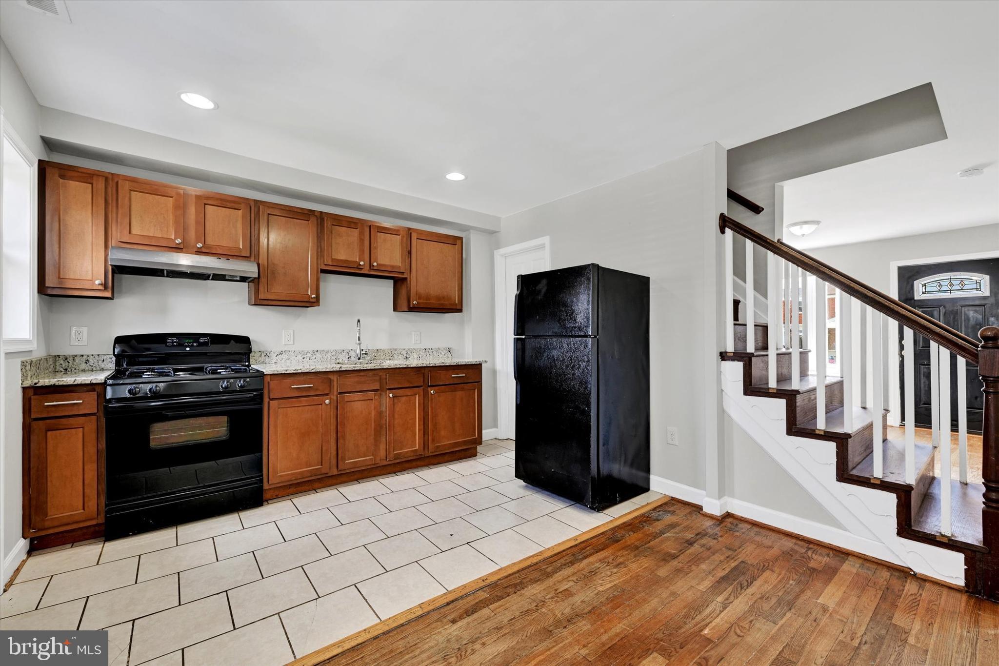 956 Middlesex Road Essex, MD 21221 - Photo 7 of 19