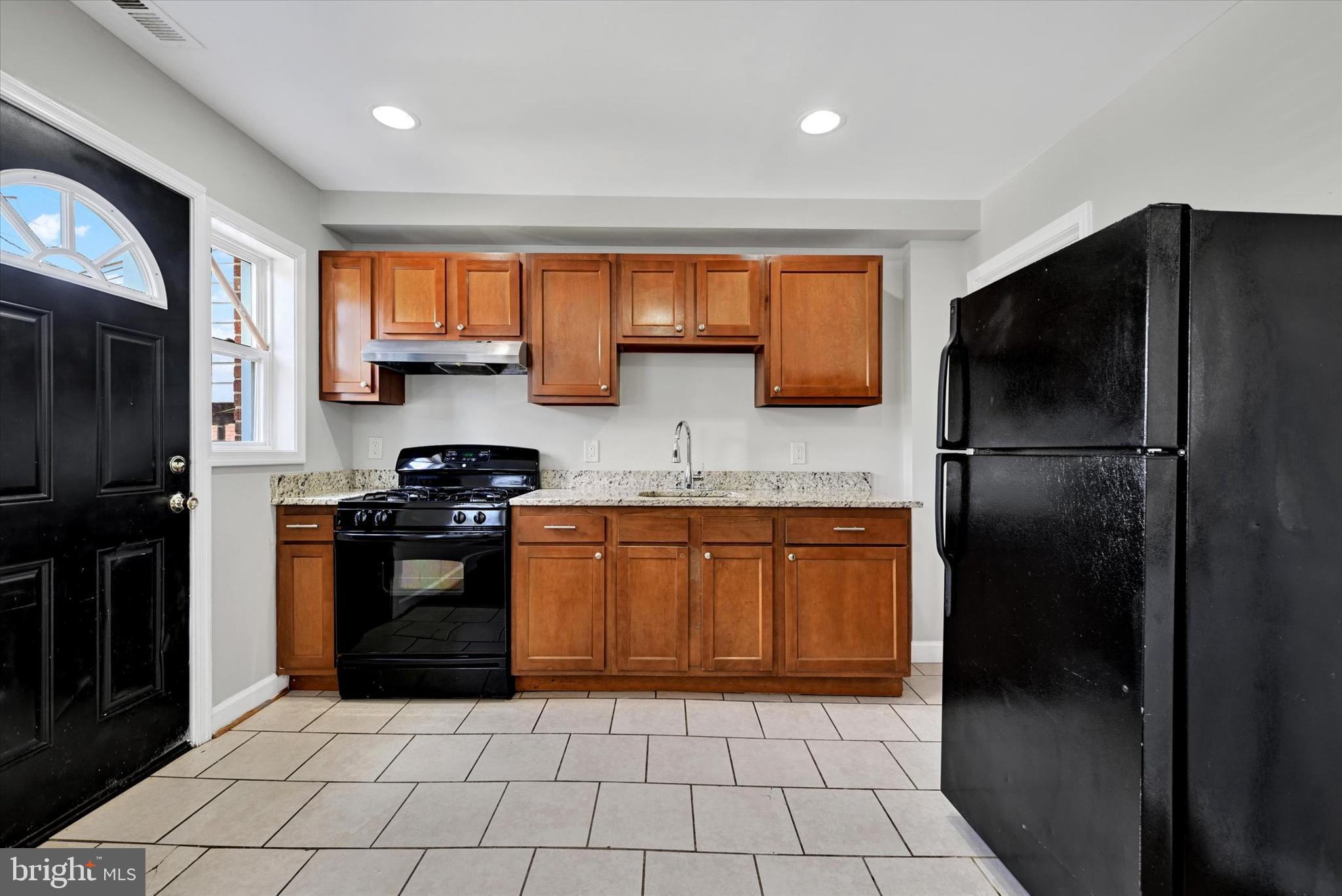 956 Middlesex Road Essex, MD 21221 - Photo 8 of 19