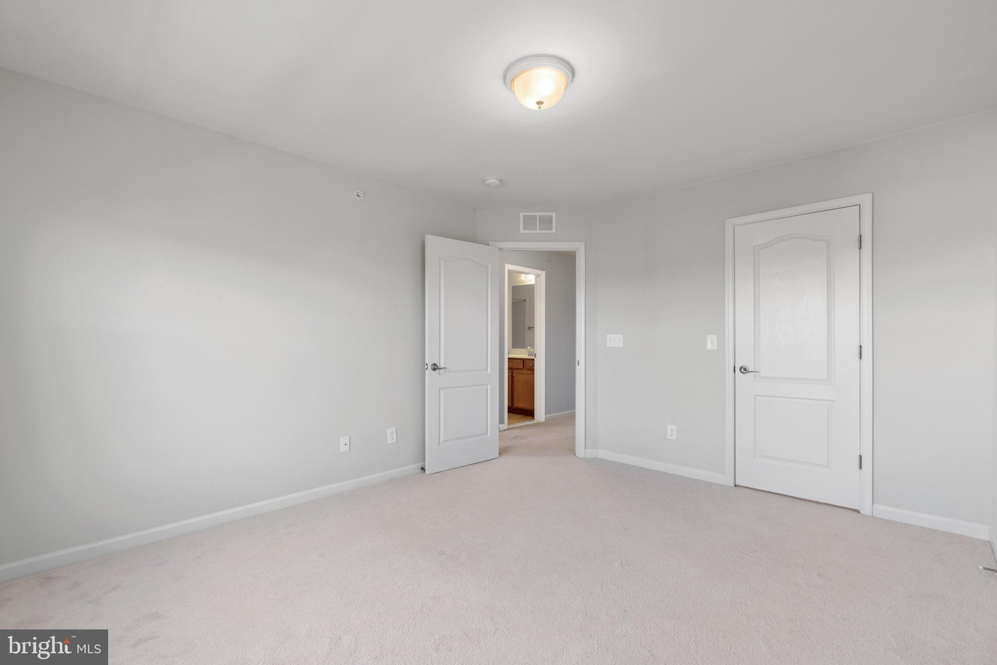 2261 Kew Gardens Drive, Unit 186 Woodbridge, VA 22191 - Photo 24 of 32 a view of an empty room and closet