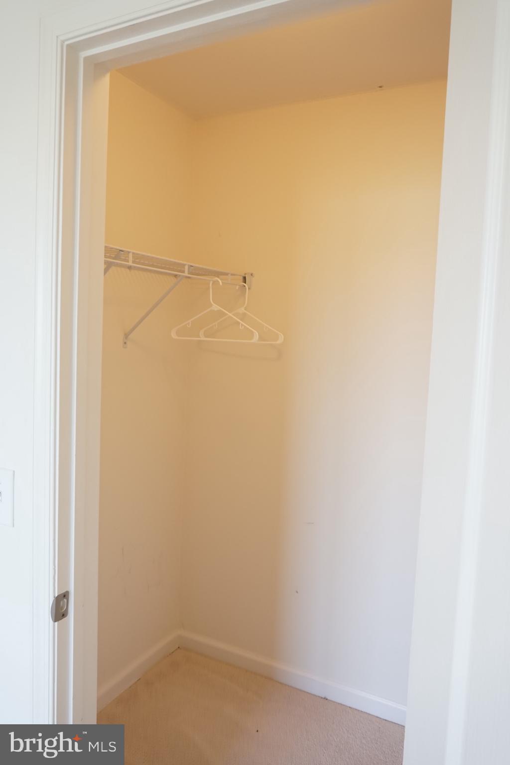 2261 Kew Gardens Drive, Unit 186 Woodbridge, VA 22191 - Photo 28 of 32 a bathroom with a shower