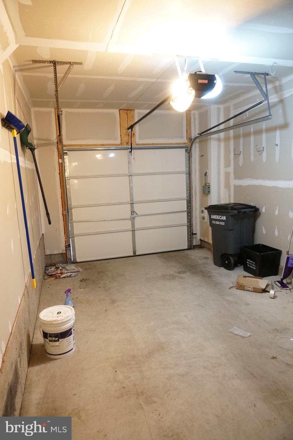 2261 Kew Gardens Drive, Unit 186 Woodbridge, VA 22191 - Photo 29 of 32 a view of room with air conditioner duct and materials on floor