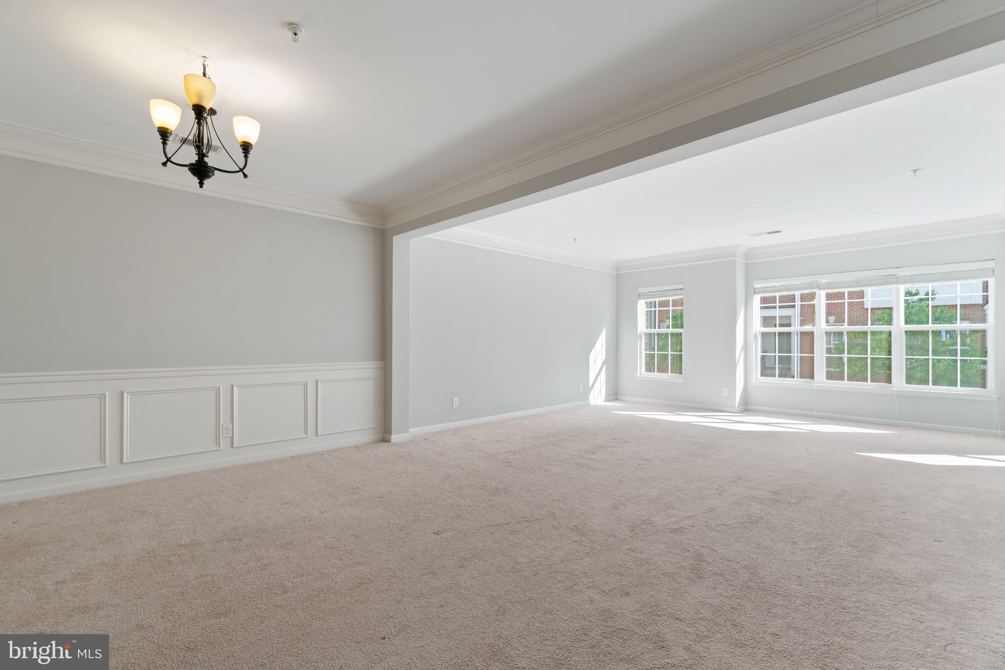 2261 Kew Gardens Drive, Unit 186 Woodbridge, VA 22191 - Photo 8 of 32 a view of an empty room with a window