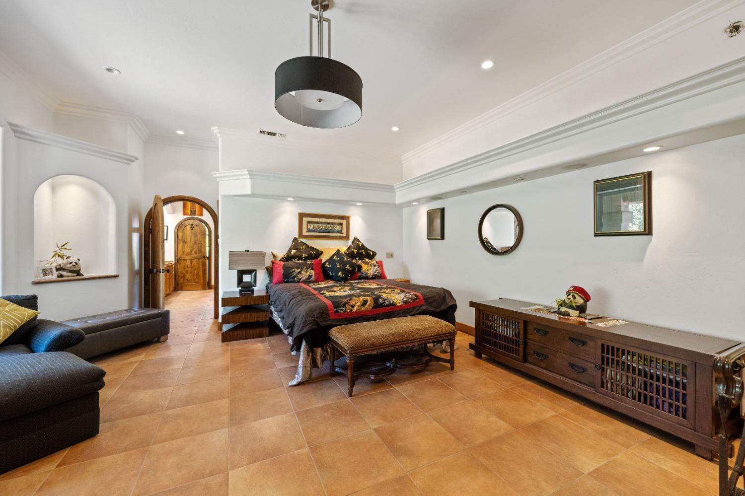 7730 Suzuki Lane Loomis, CA 95650 - Photo 25 of 62 a living room with furniture