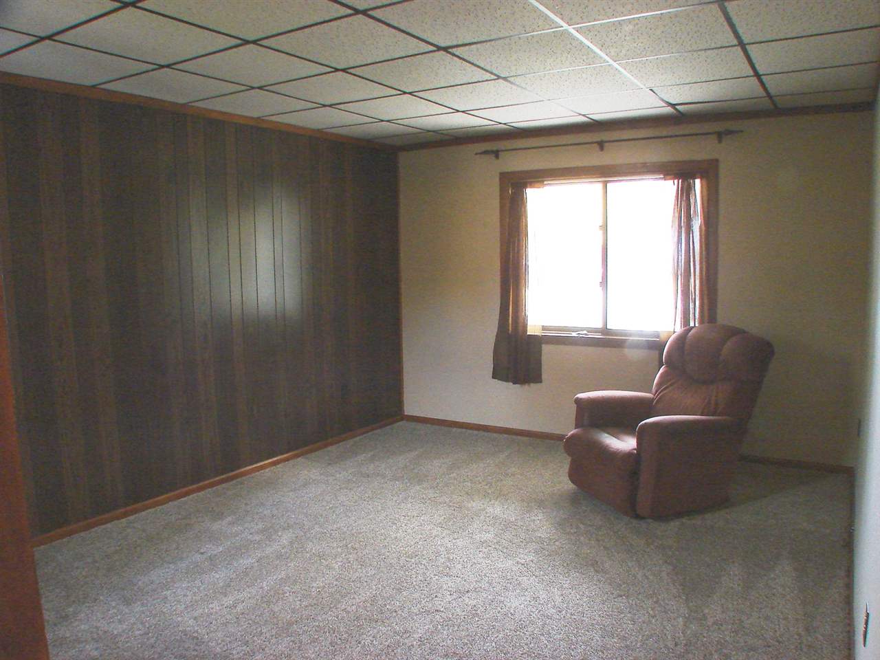 210 South Main Street Ithaca, MI 48847 - Photo 17 of 43 1808083-16.JPG