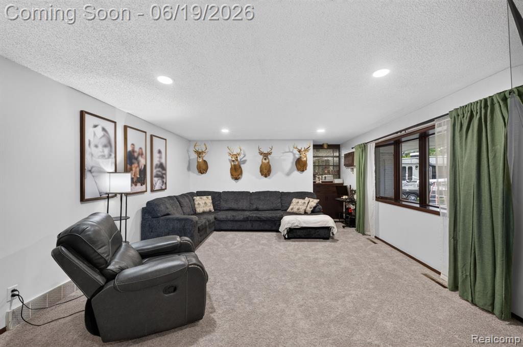 5330 Sheridan Road Saginaw, MI 48601 - Photo 13 of 50