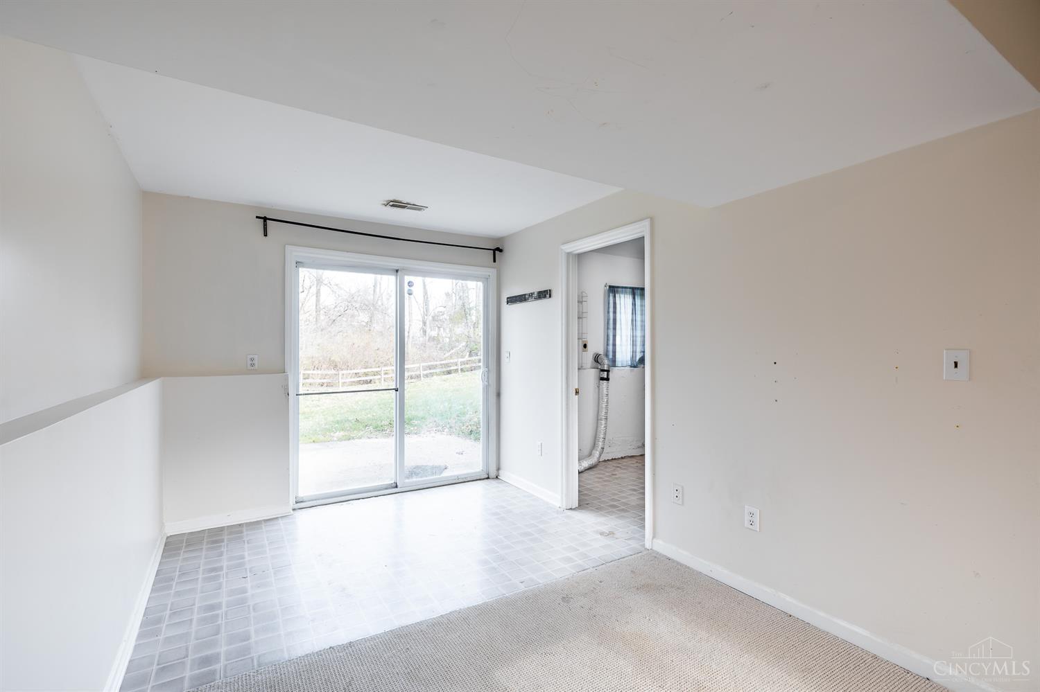 647 Regent Road Cincinnati, OH 45245 - Photo 30 of 38 Gallery Image 30