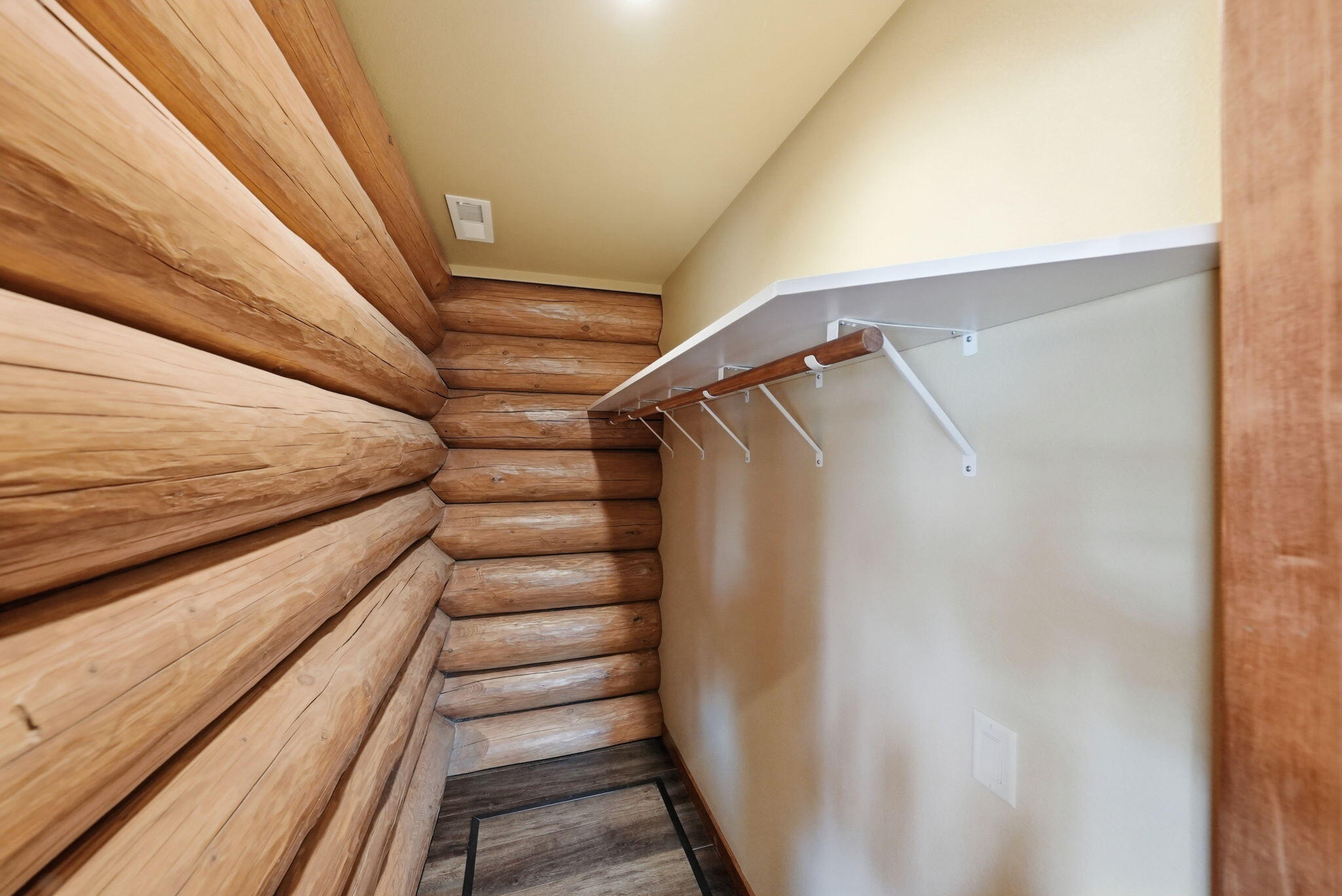 54270 Huntington Road La Pine, OR 97739 - Photo 16 of 68 a view of entryway