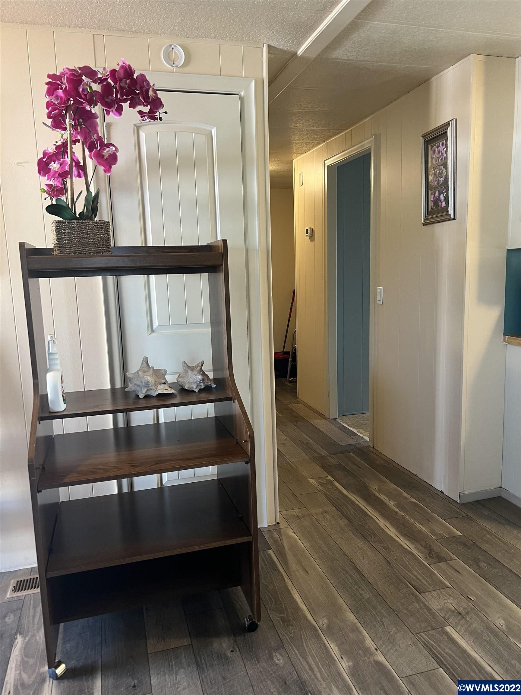 151 Edwards Road South, Unit 68 Monmouth, OR 97361 - Photo 6 of 36 a view of entryway