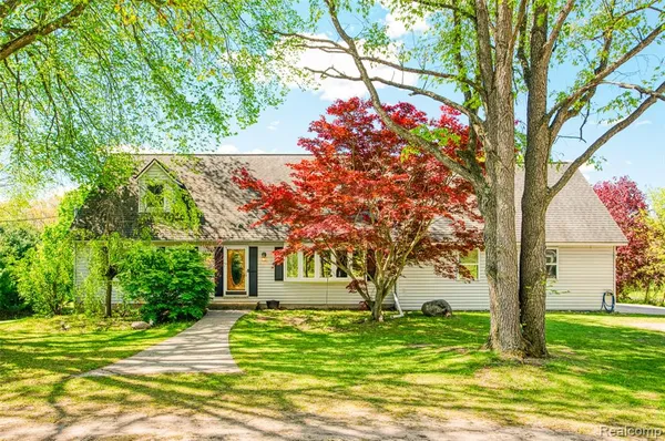 $390,000 | 6879 Crofoot Road, Fowlerville, MI 48836