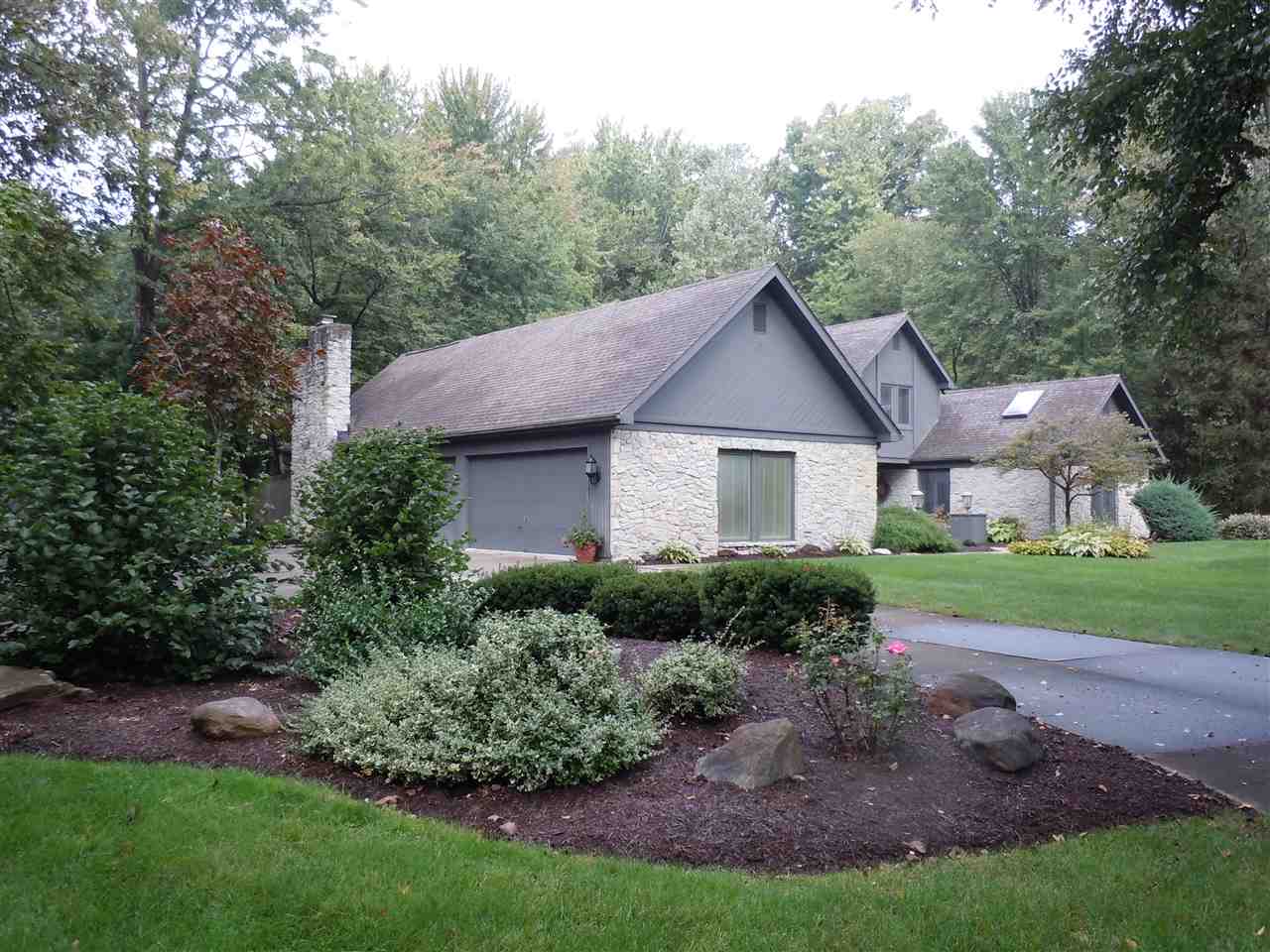 11005 Hickory Tree Road Fort Wayne, IN 46845 - Photo 2 of 34