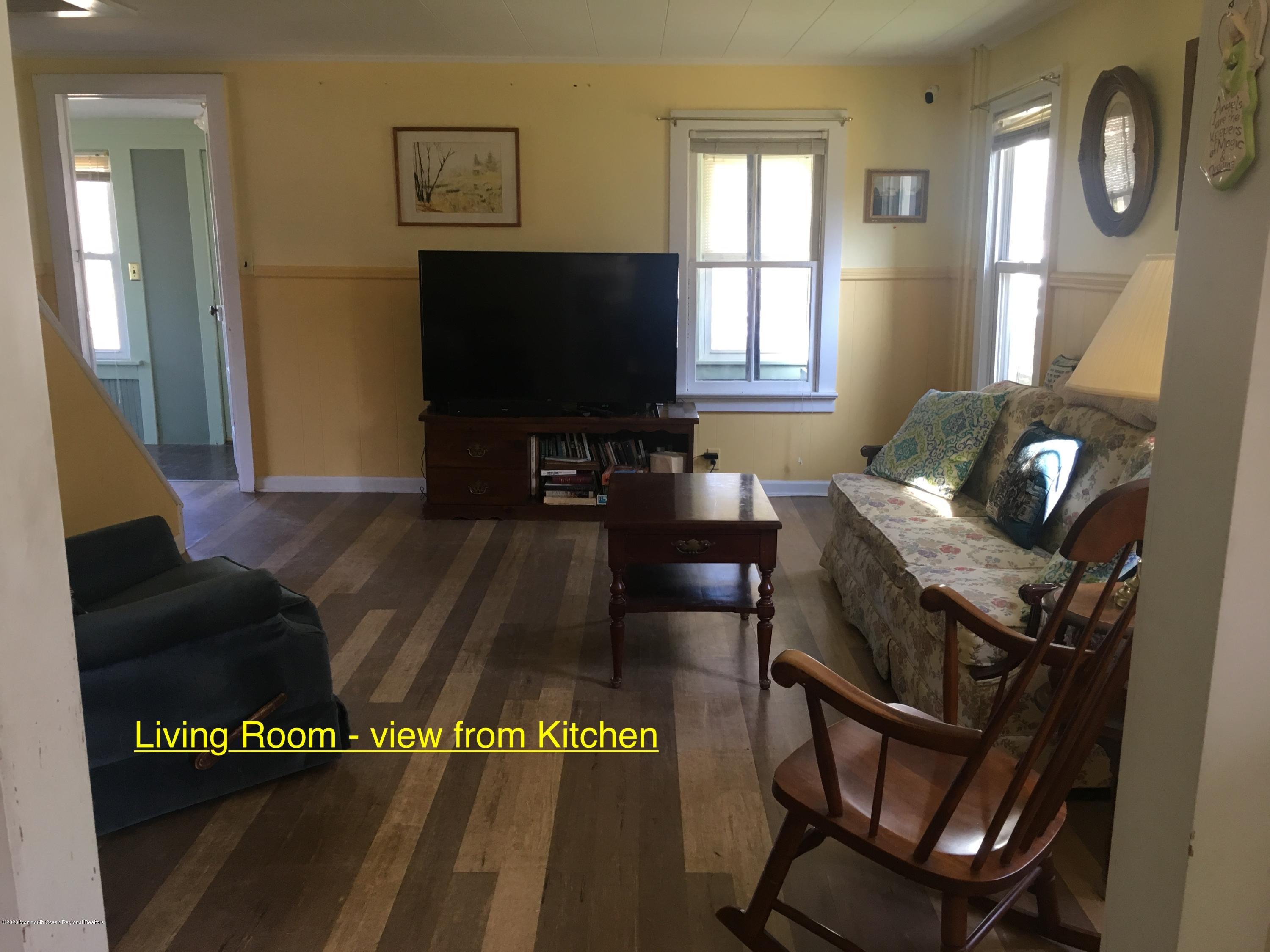 111 Tennent Road Morganville, NJ 07751 - Photo 11 of 41 11 LR