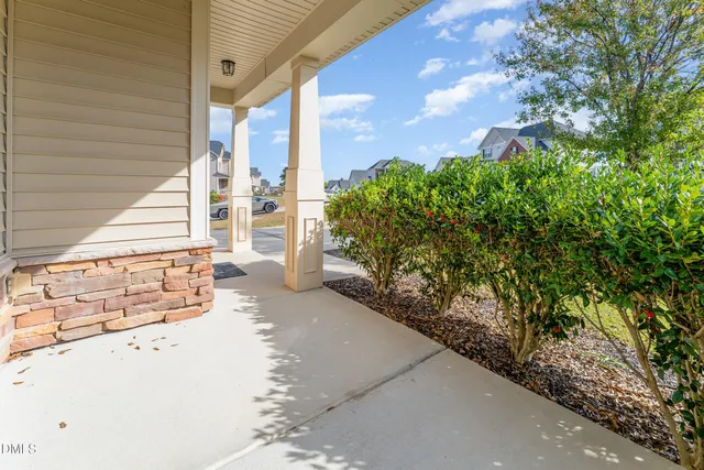 a view of an outdoor space