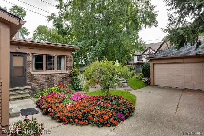 19503 Roslyn Road Detroit, MI 48221 - Photo 4 of 30