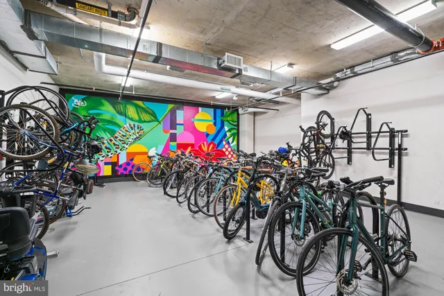 a view of entryway of a building