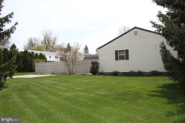 2432 Onyx Road York, PA 17408 - Photo 3 of 27 Gallery Image 3