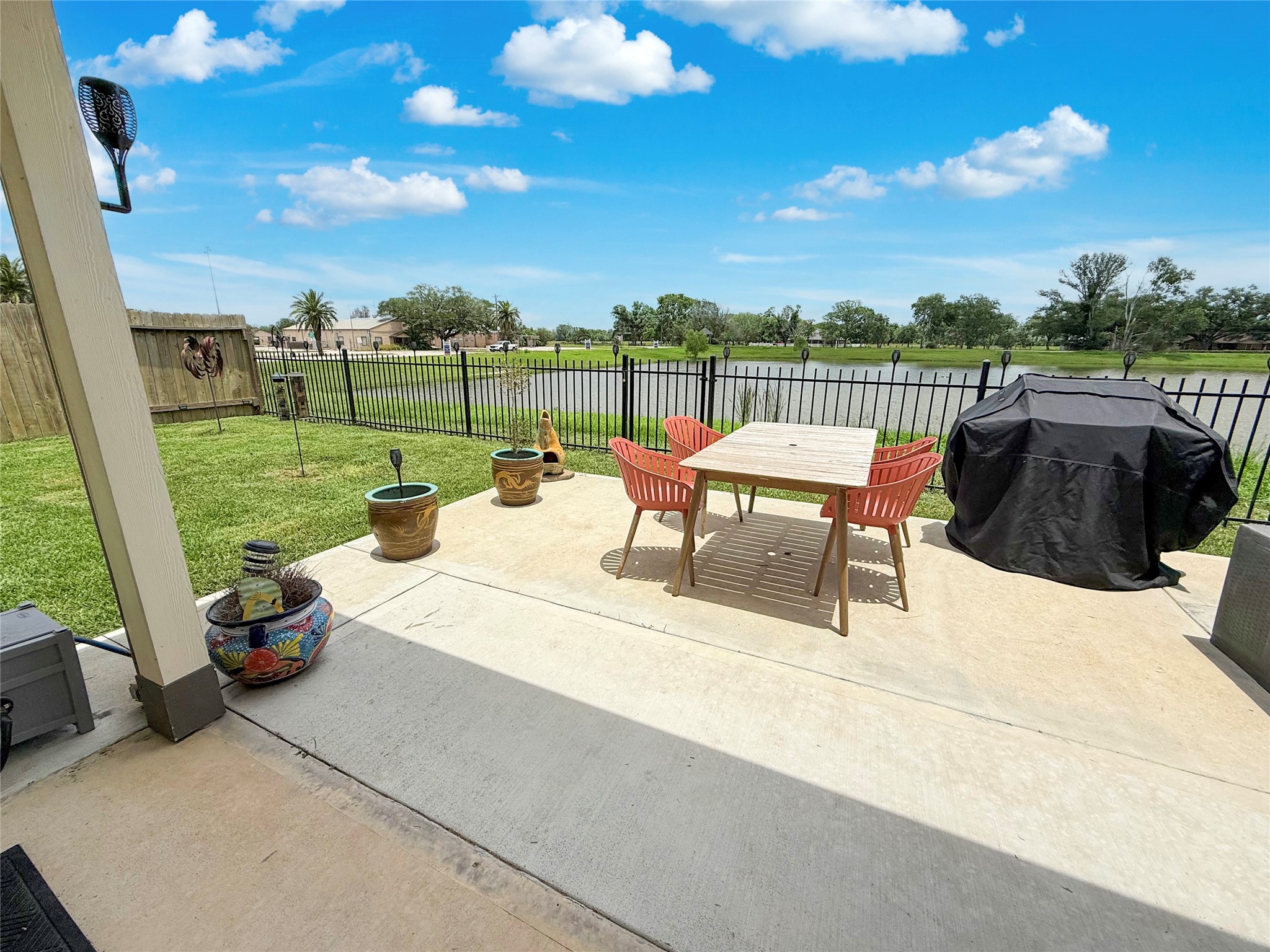 209 Bryan Way Angleton, TX 77515 - Photo 20 of 25