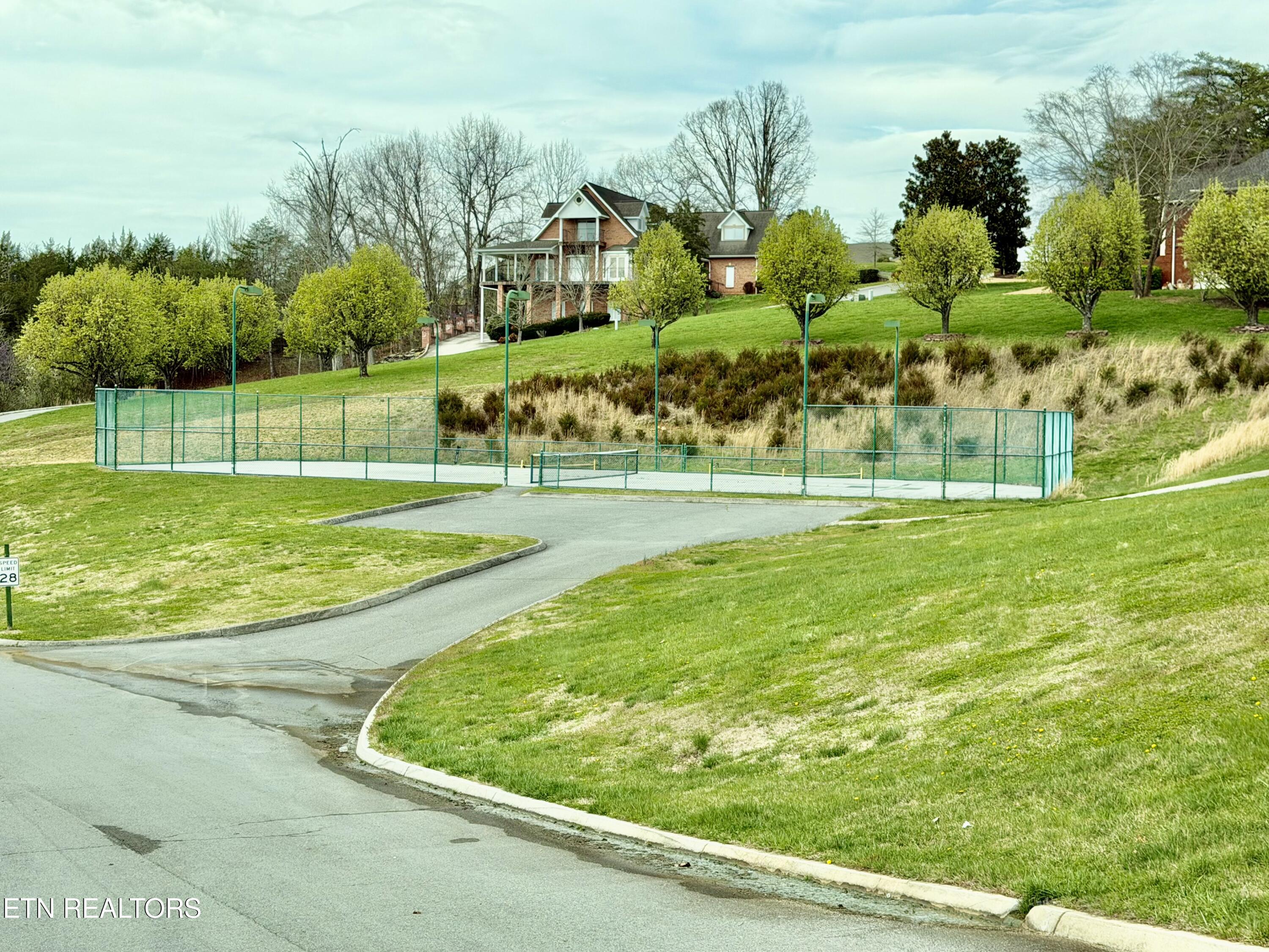 Par Place Tazewell, TN 37879 - Photo 10 of 15 IMG_2527