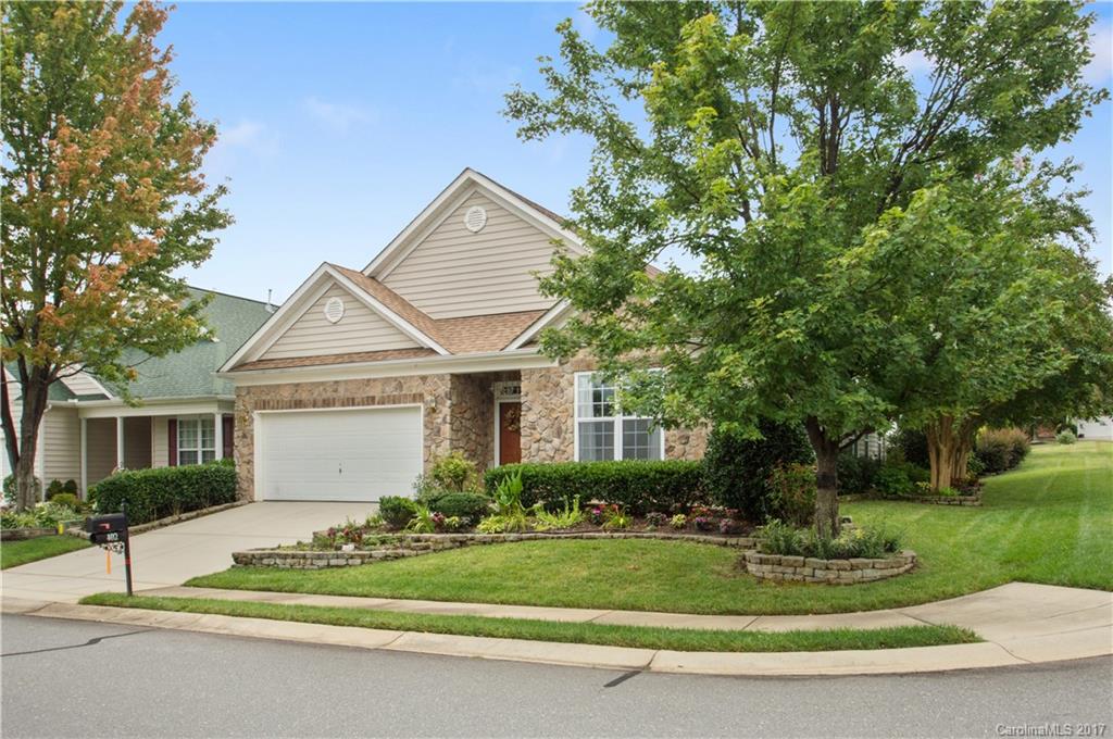 402 Garnet Court Fort Mill, SC 29708 - Photo 2 of 24