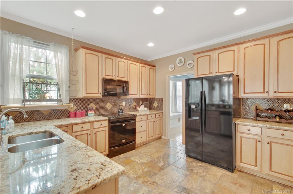 402 Garnet Court Fort Mill, SC 29708 - Photo 7 of 24