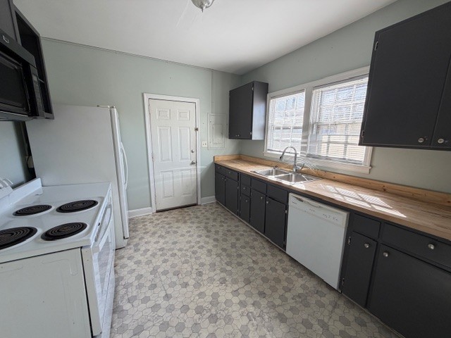 2006 Gloucester Street Brunswick, GA 31520 - Photo 5 of 16 Kitchen