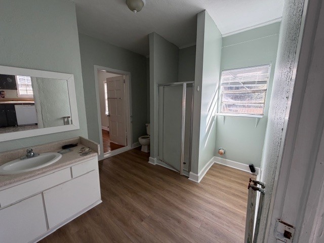 2006 Gloucester Street Brunswick, GA 31520 - Photo 7 of 16 Bathroom 1