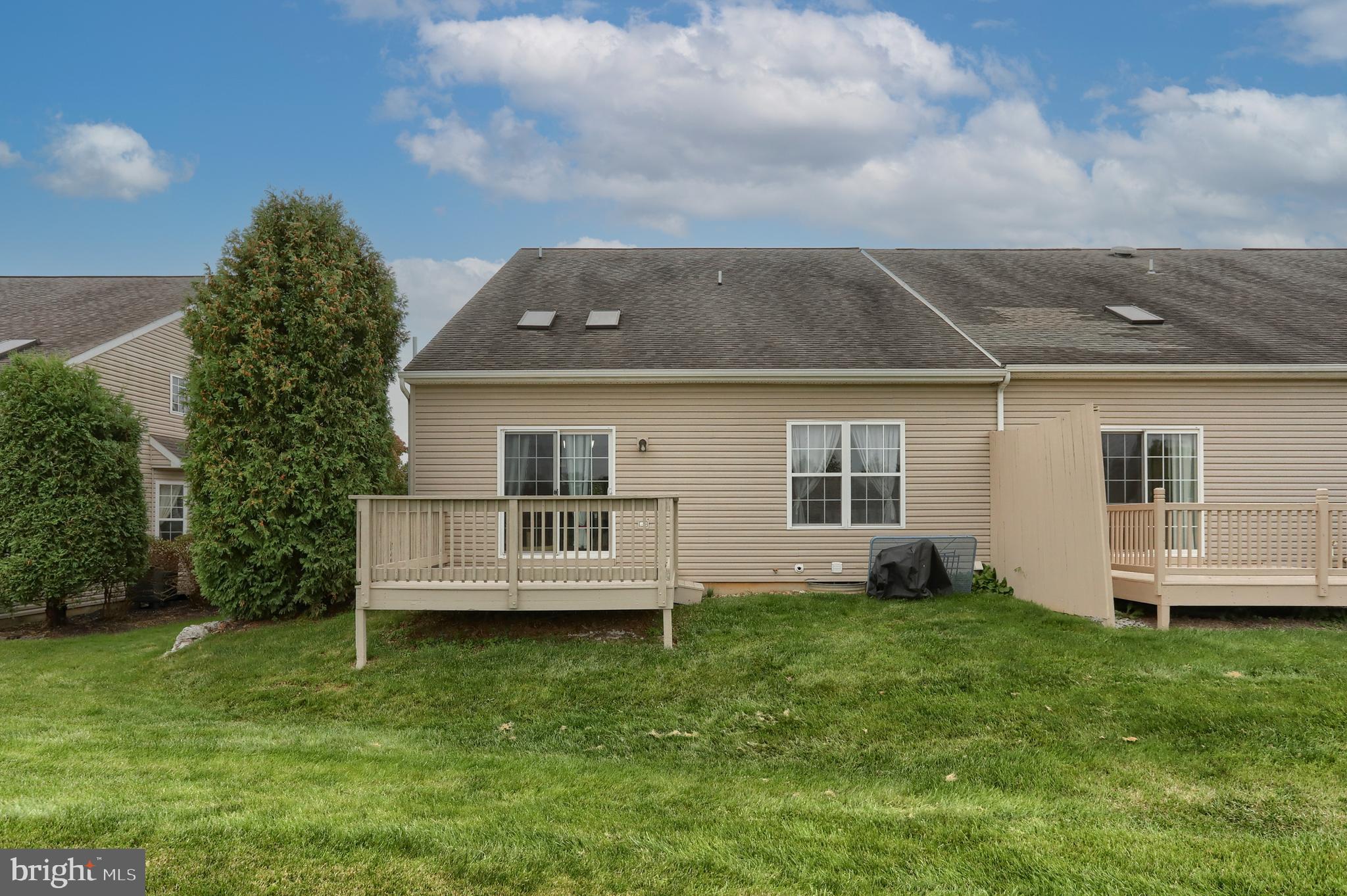 81 Carousel Circle Hershey, PA 17033 - Photo 5 of 33