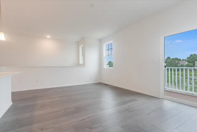 $339,990 | 424 Comstock Road, South Elgin, IL 60177