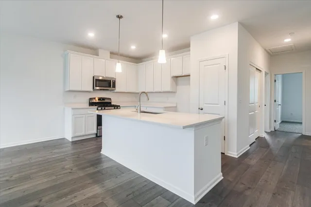 $339,990 | 424 Comstock Road, South Elgin, IL 60177