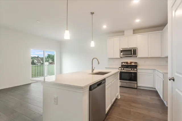 $339,990 | 424 Comstock Road, South Elgin, IL 60177