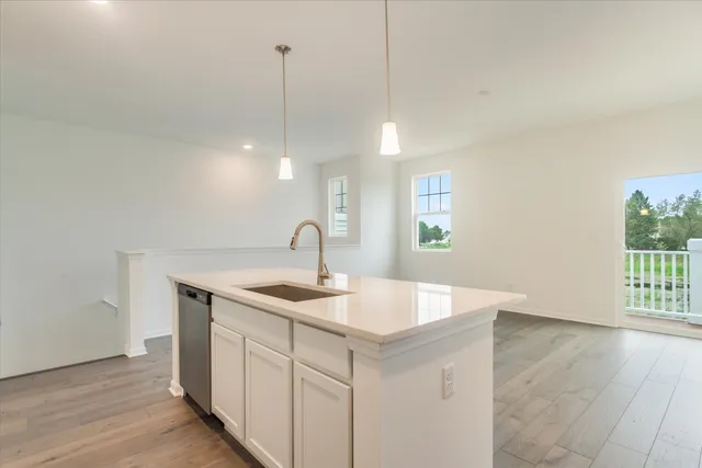 $339,990 | 424 Comstock Road, South Elgin, IL 60177