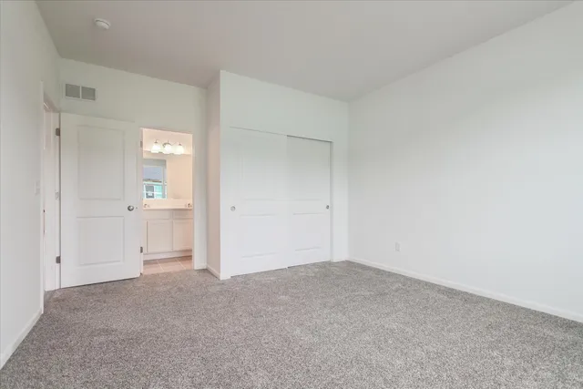 $339,990 | 424 Comstock Road, South Elgin, IL 60177