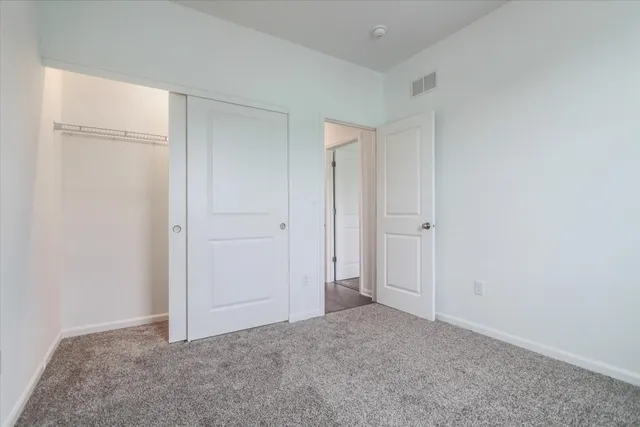 $339,990 | 424 Comstock Road, South Elgin, IL 60177