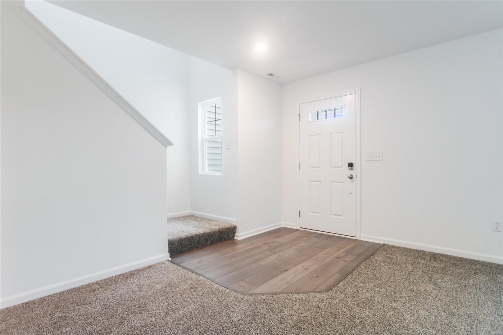 424 Comstock Road South Elgin, IL 60177 - Photo 8 of 31