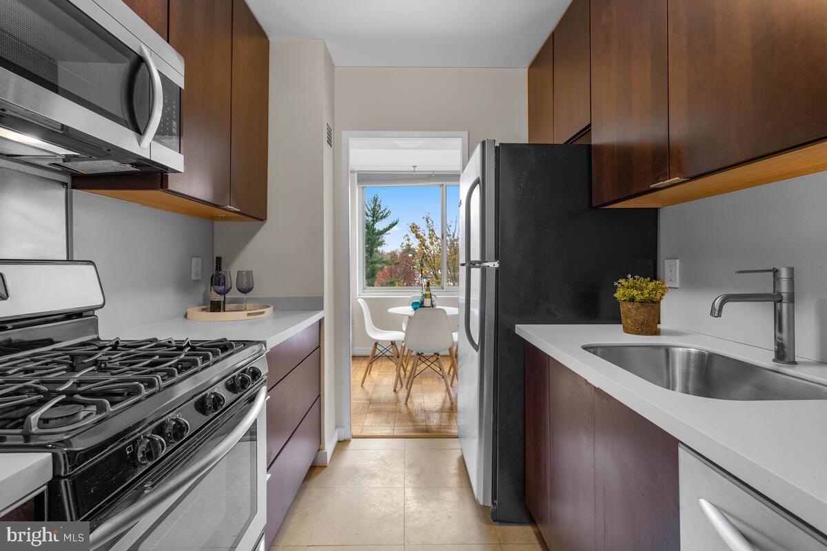 4000 Tunlaw Road Northwest, Unit 617 Washington, DC 20007 - Photo 11 of 27