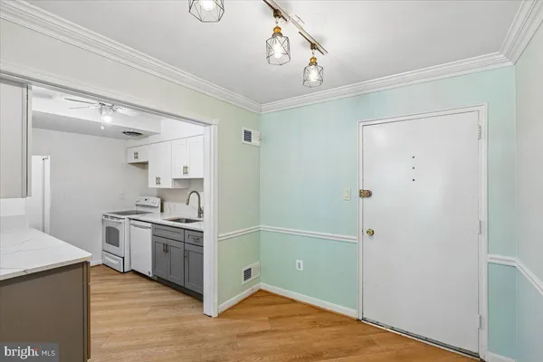 $2,600 | 5011 Sentinel Drive, Unit 61, Bethesda, MD 20816