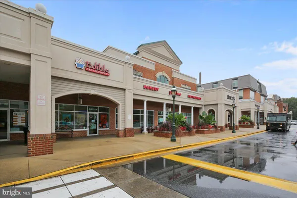 $2,600 | 5011 Sentinel Drive, Unit 61, Bethesda, MD 20816