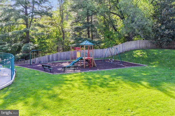 $2,600 | 5011 Sentinel Drive, Unit 61, Bethesda, MD 20816
