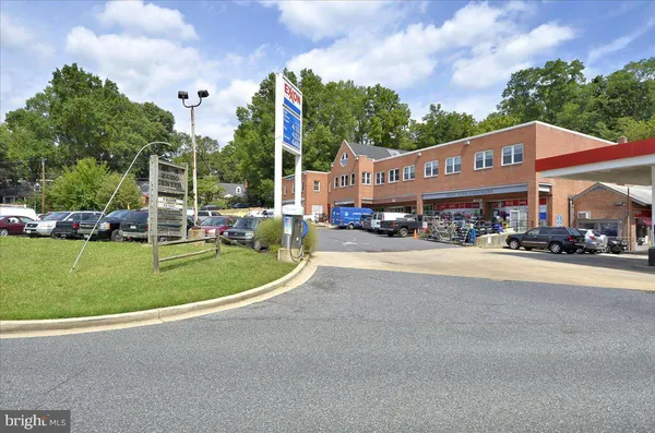 $2,600 | 5011 Sentinel Drive, Unit 61, Bethesda, MD 20816