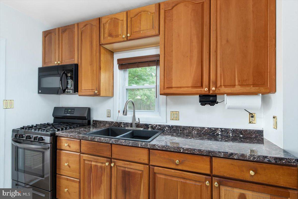 205 Charles Road Linthicum Heights, MD 21090 - Photo 9 of 33 Gallery Image 9