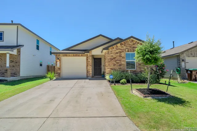 $1,600 | 1110 Andean Emerald, San Antonio, TX 78253
