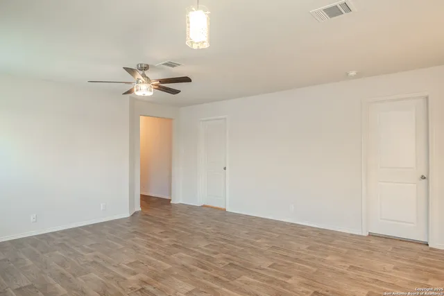 $1,600 | 1110 Andean Emerald, San Antonio, TX 78253