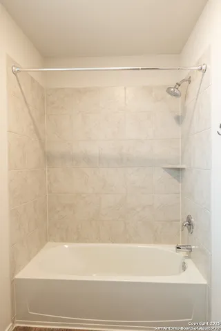 $1,600 | 1110 Andean Emerald, San Antonio, TX 78253