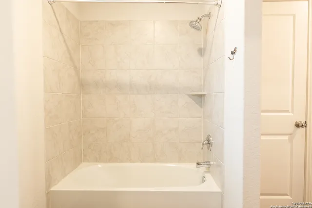 $1,600 | 1110 Andean Emerald, San Antonio, TX 78253