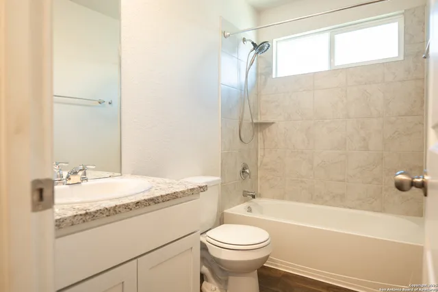 $1,600 | 1110 Andean Emerald, San Antonio, TX 78253